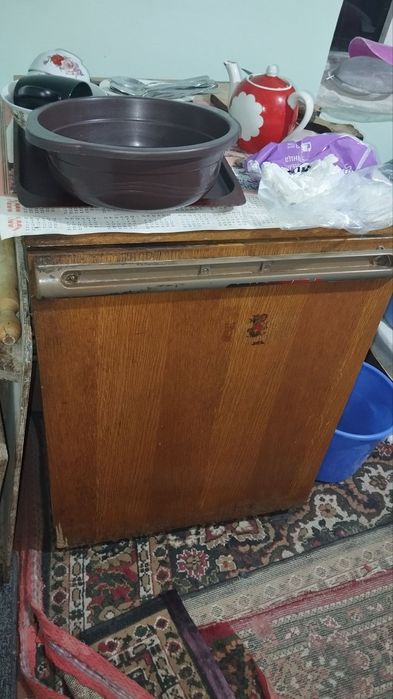 Холодильник. Коричневый