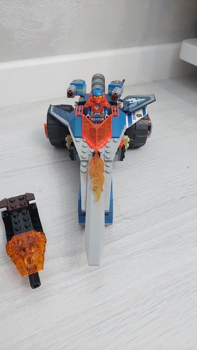 Lego Nexo Knights 70315,70317