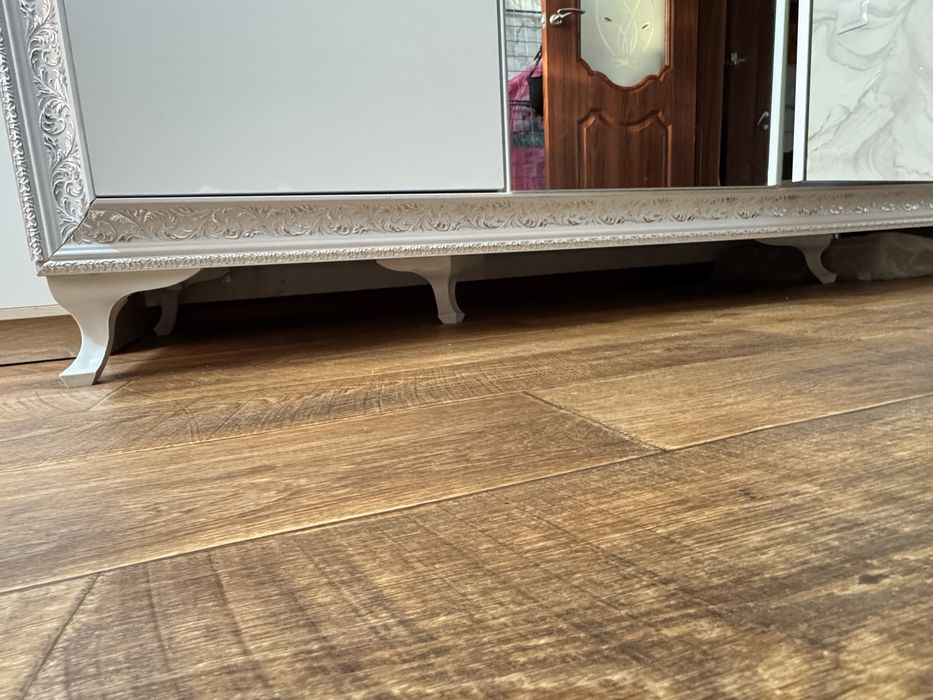 Продам шкаф б/у белый цвет