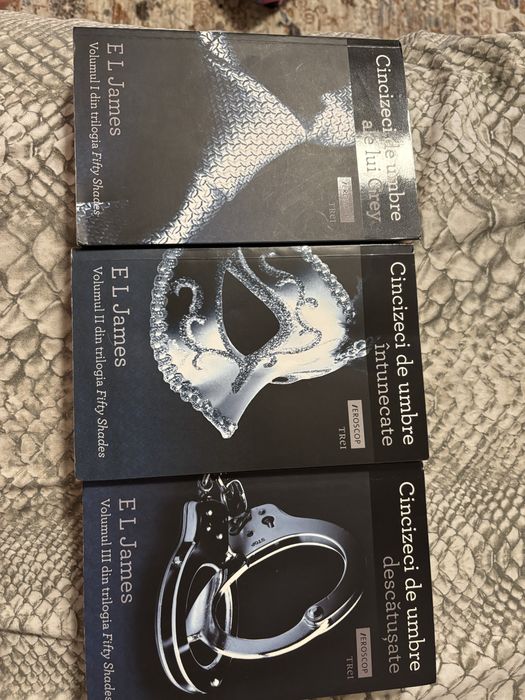 Vand trilogia Cincizeci de Umbre ale lui Gray