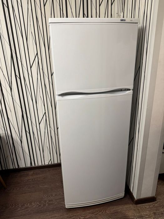 Продам холодильник в отличном состояний