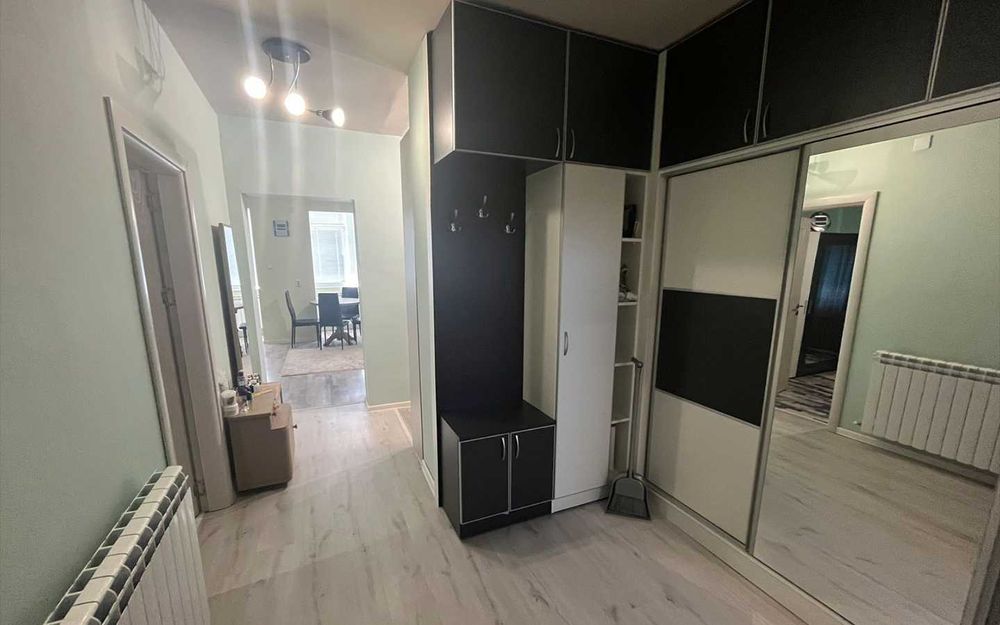 Продава се Етаж от къща в Търговище, Център - 81 кв.м за 1700 €/кв.м - Снимка #4