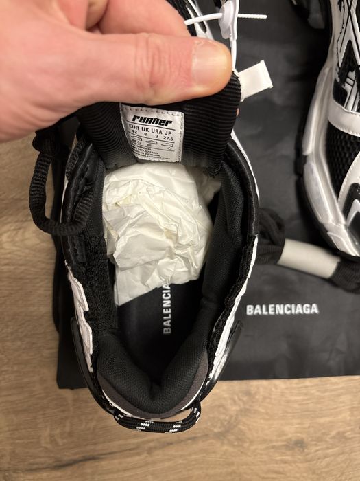 Balenciaga Runner Black White