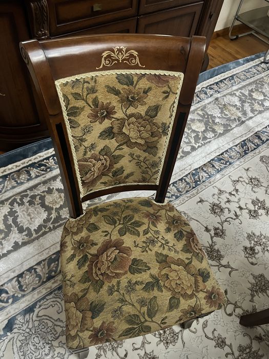 Стулья для гостинной. 10 штук в хорошем состоянии. Б/у , самовывоз