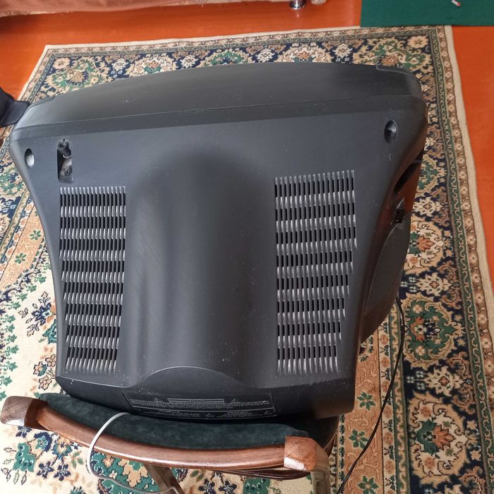 Телевизор LG в хорошем состояние