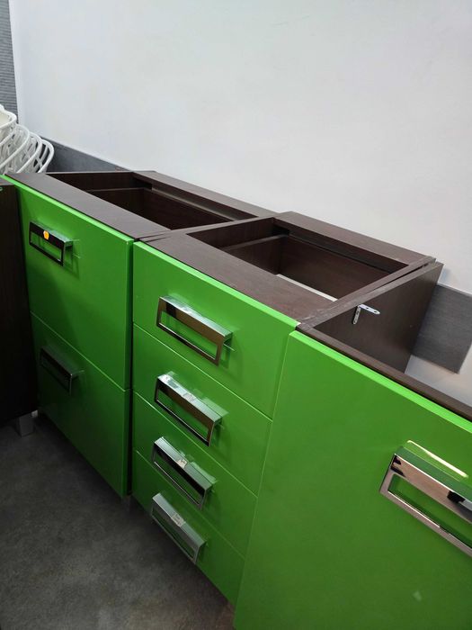 Vand mobilă cabinet/diverse spatii