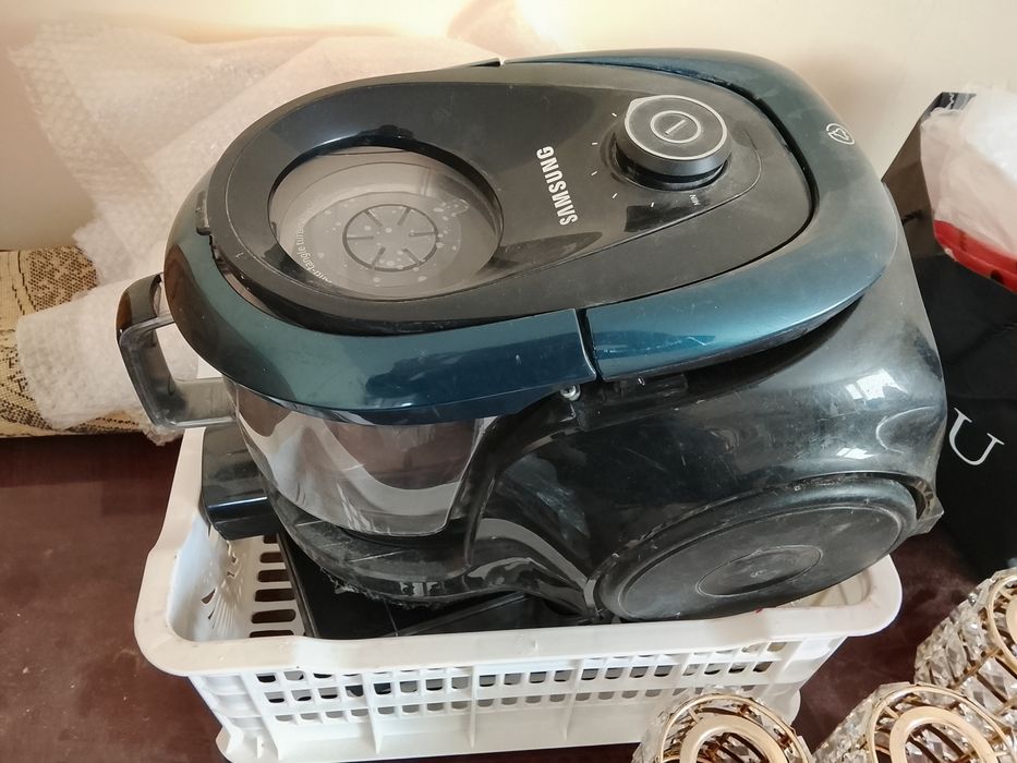 Пылесос. Б/у. Рабочий