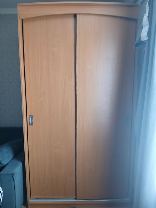 Продается шкаф 13000