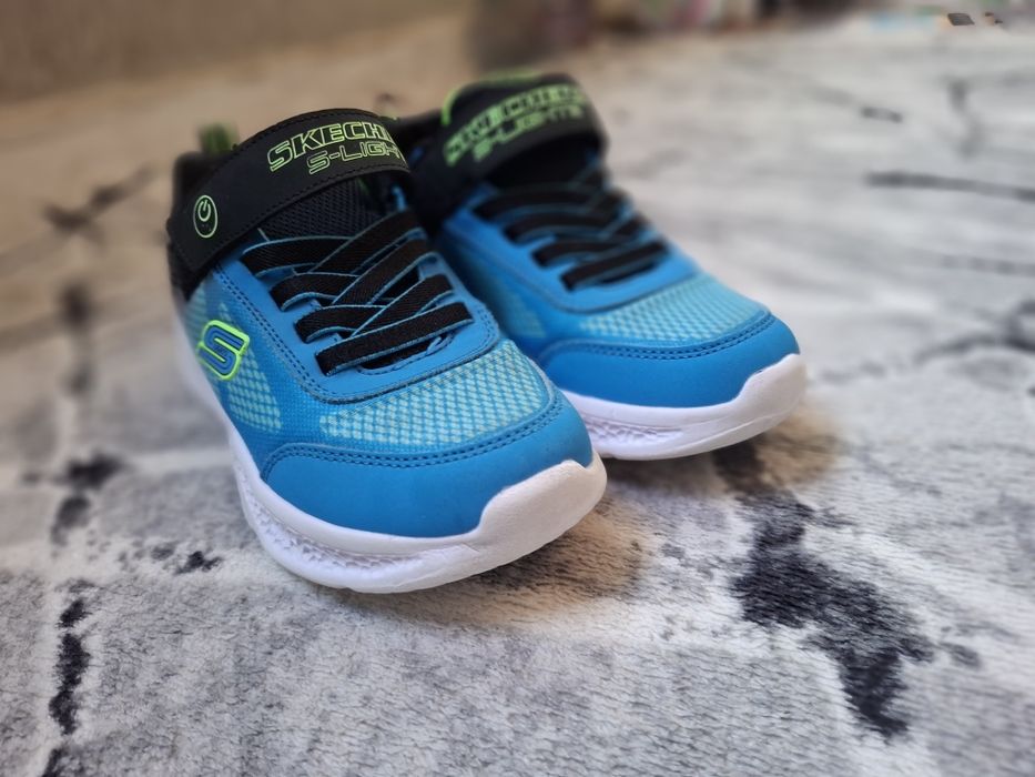Adidas Skechers lumini32