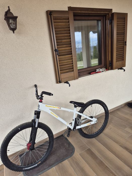 Vand bicicleta dirt jumper thunderball mongose