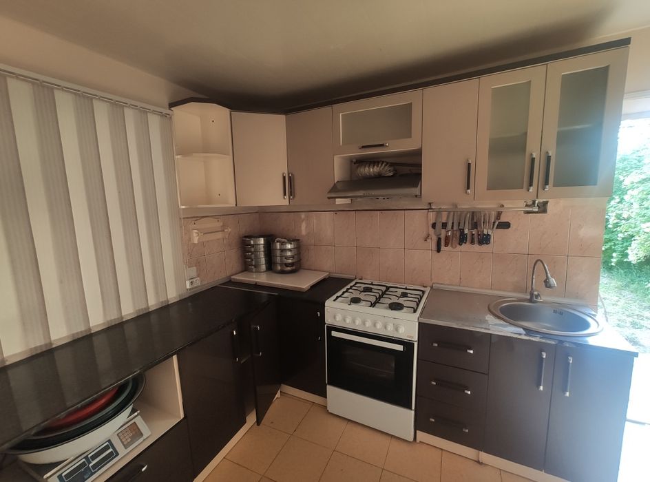 Кухонный мебель сотилади