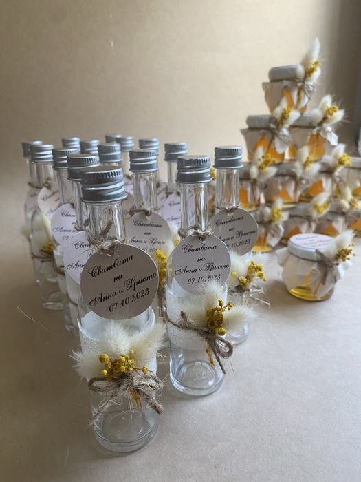 Бурканчета с мед за сватба /кръщене/погача