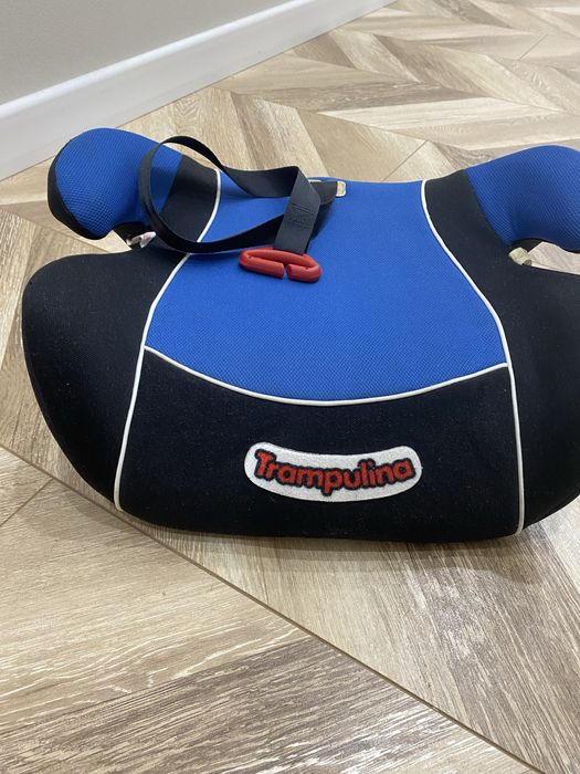 Продам бустер, автокресло для автомобиля