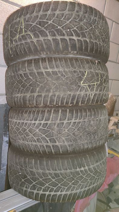 Зимни гуми Dunlop 245/45 R17