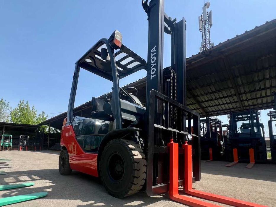 Вилочный погрузчик ( Кара)