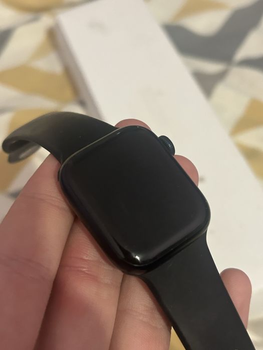 Apple watch series 8