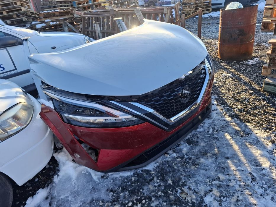 Fata completa Bara fata, Capota, far,aripa stg față Nissan Qashqai j12