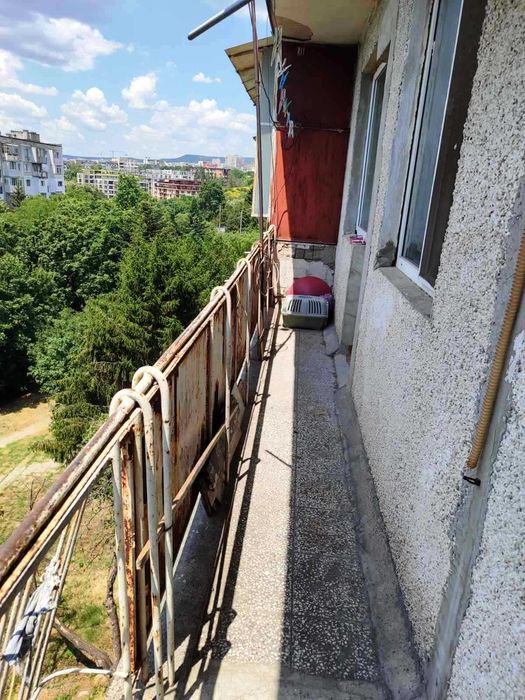 Продажба на тристаен апартамент в квартал Трошево
