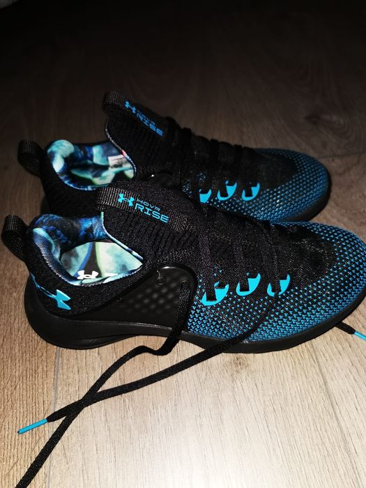 Adidasi stare impecabila Under Armour