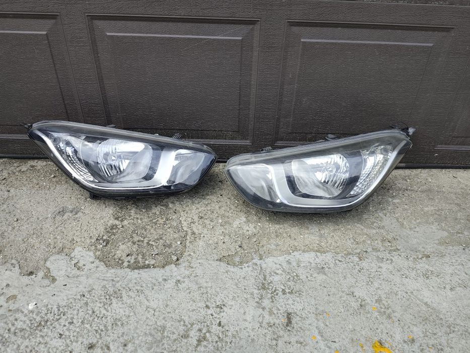 Set faruri Hyundai i20 2014