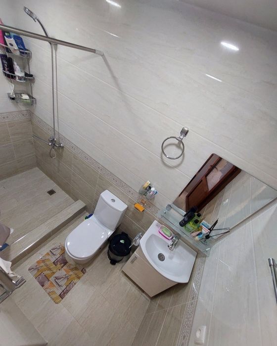 Продаётся дом в мах. Мевазор в М.Улугбексом районе напротив Карасу-6.