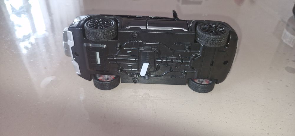 Машина LUCHIQ BYD Yangwang U8 Z1-24