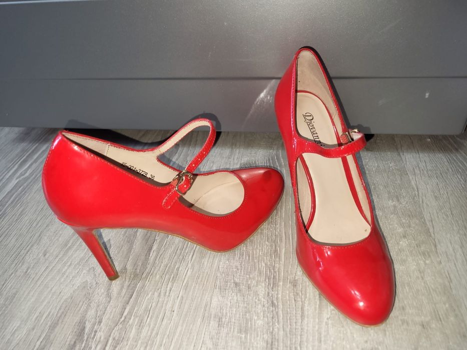 Женская обувь за 2000