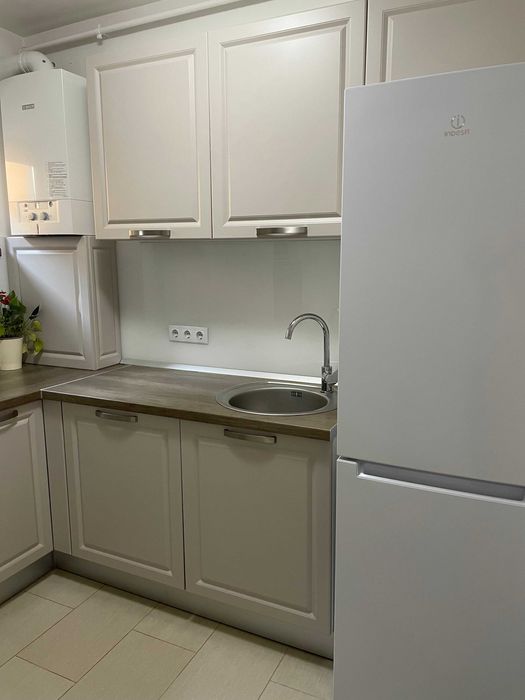 Inchiriez apartament 2 camere (56mp) cu parcare, in cartier Dambul Rotund