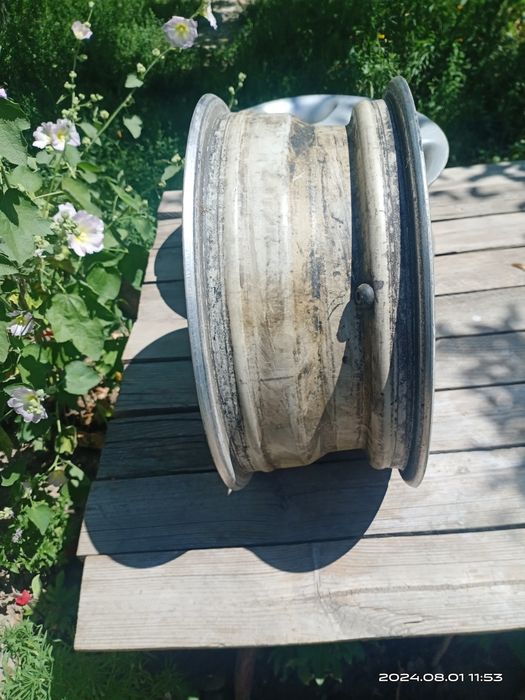 Продам два титановых диска р14 бу