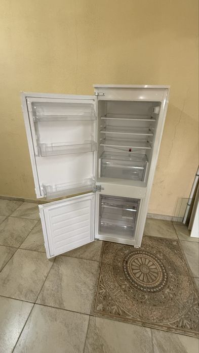 Продам Холодильник, б/у, рабочий.