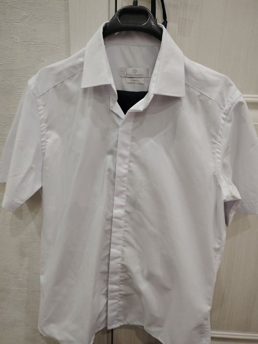 Продам школьный костюм