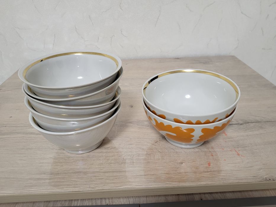 Касушки и мелкие тарелки.