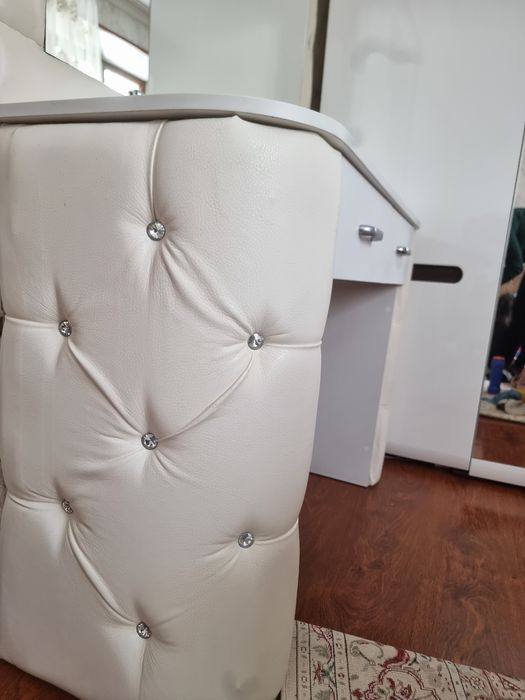 Продам комод и пуфик