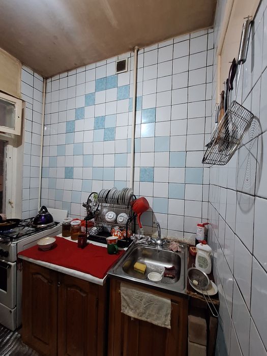 Қора қамиш 1/4 да 4/3/4 квартира сотилади