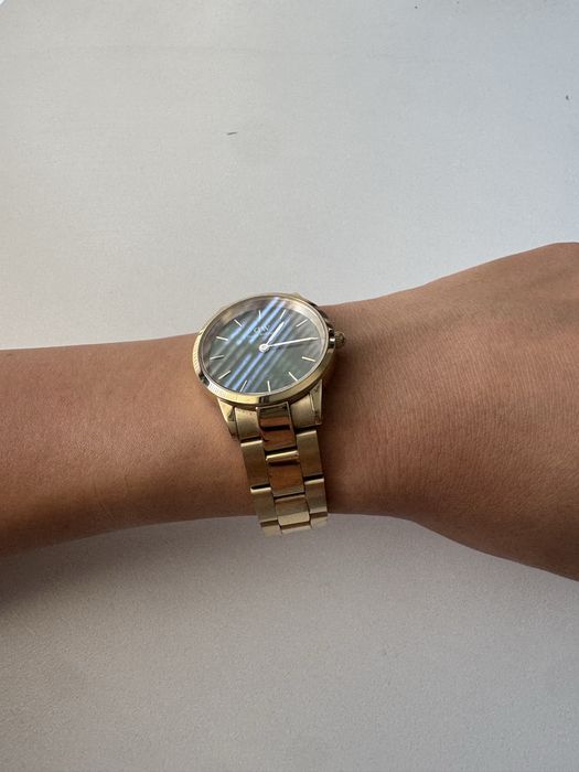 Златен часовник Daniel Wellington