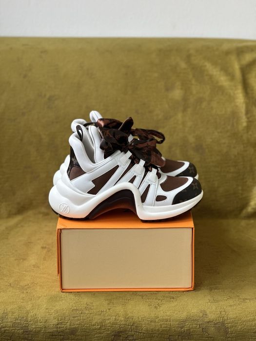 Louis Vuitton Archlight 38
