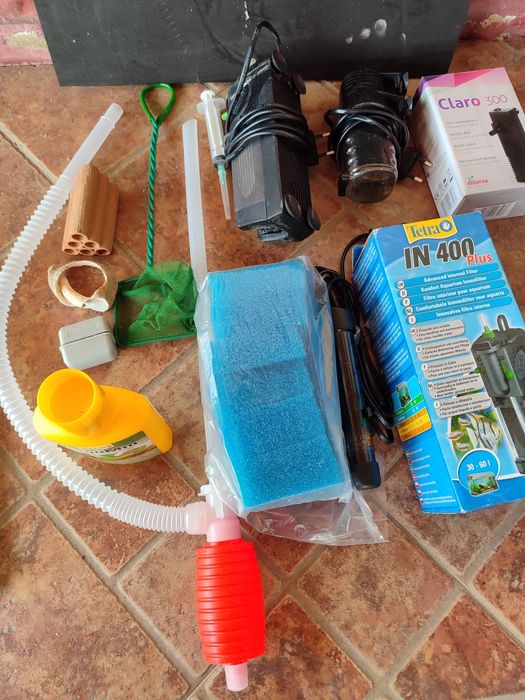 Vand acvariu de 60 L pentru pesti , țestoase etc ca NOU full accesorizat