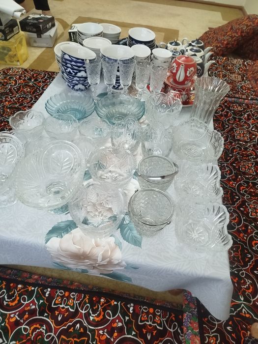 Xrustal chinni idishla sotiladi