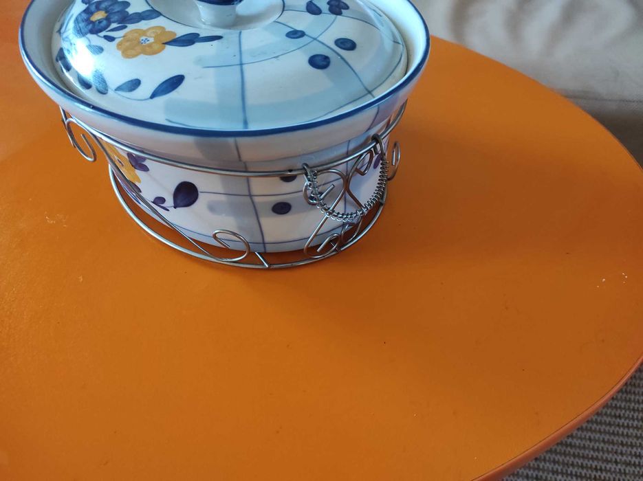 супник с метална стойка