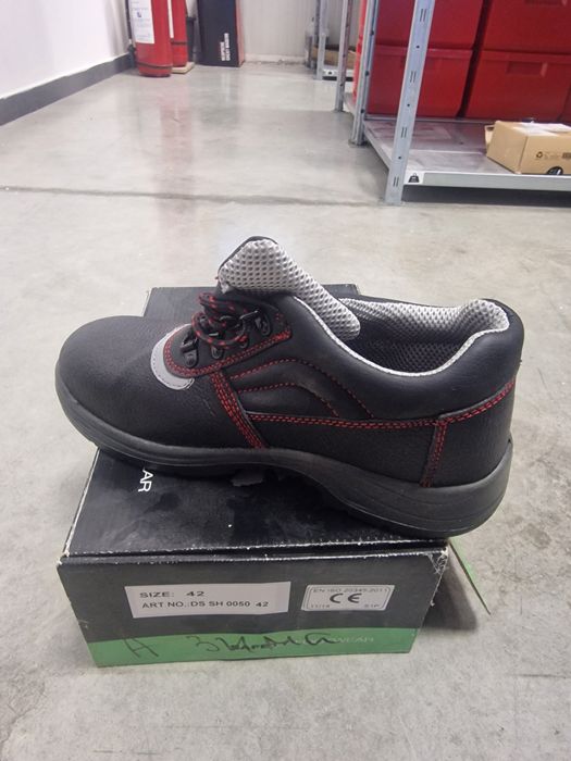Работни обувки  42 размер