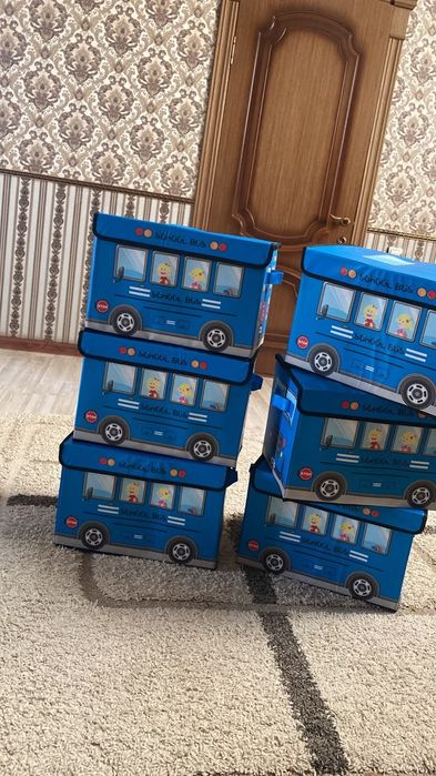 Продам новые коробки для игрушек в виде машины