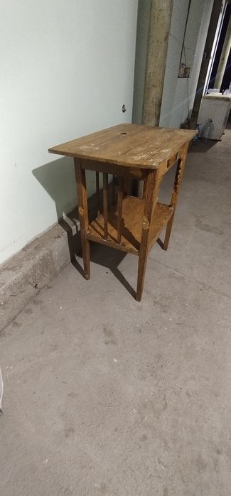 Деревянный стол ручной работы