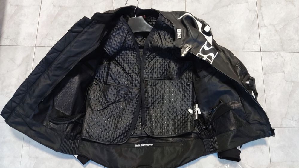 Яке кожа  IXS RS-1000 най висок клас