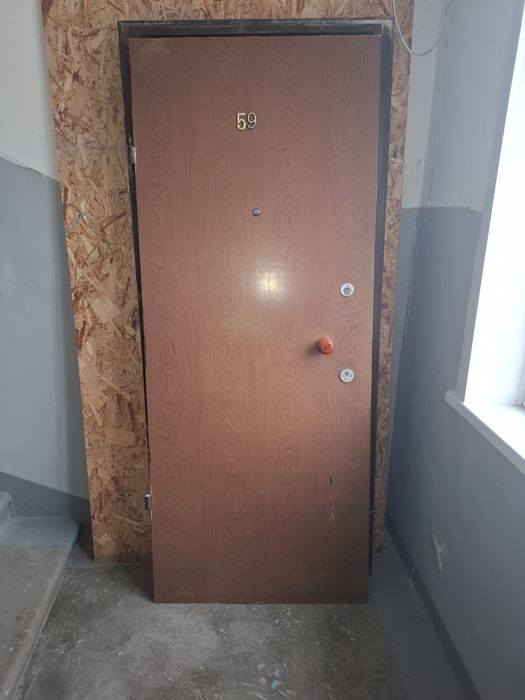 Дверь железная б/у.