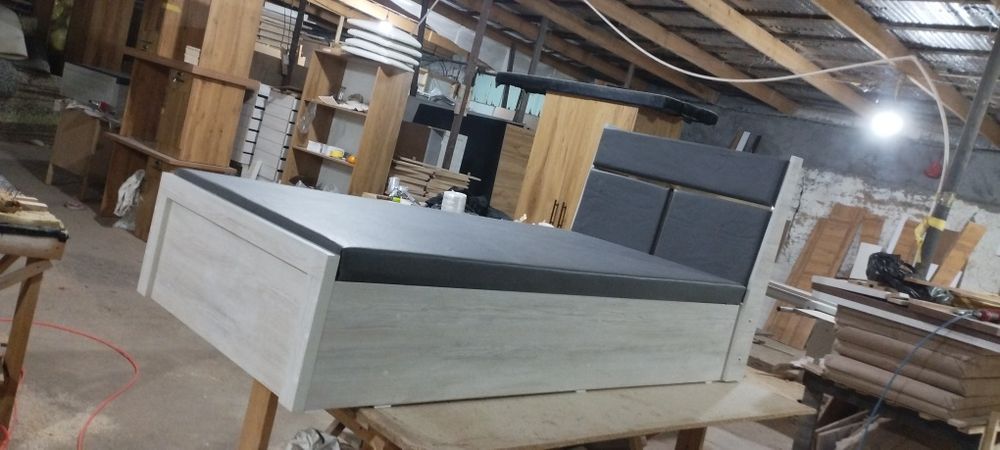 Lamenatli kravatlarimiz 90x2.0 metr ustki qismi 7 li paralom  qoplanga