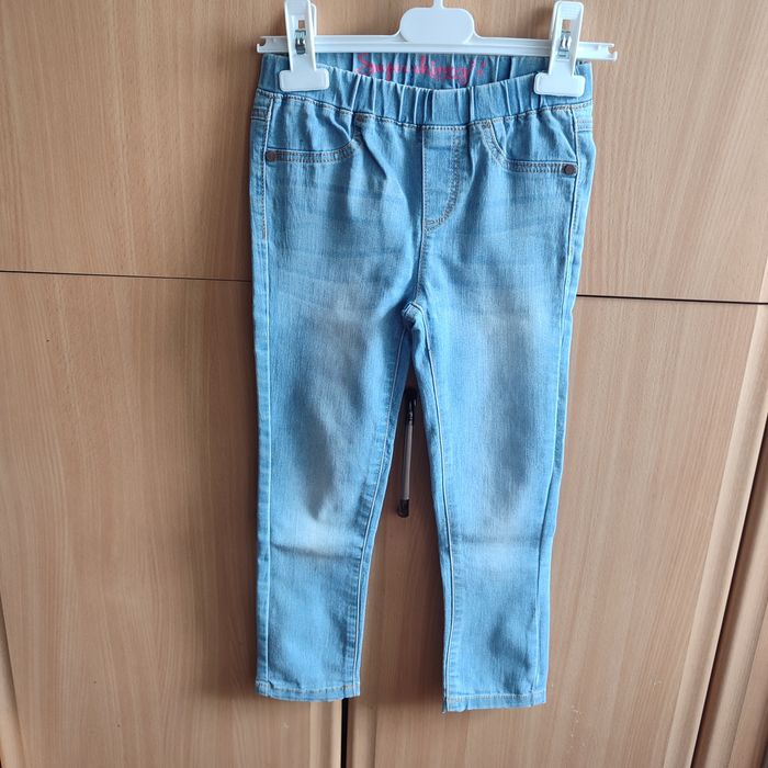 Продам одежду на девочку 3-5 лет