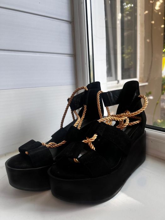 Продам обувь летне выходную