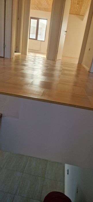 Montaj parchet lemn masiv și stratificat