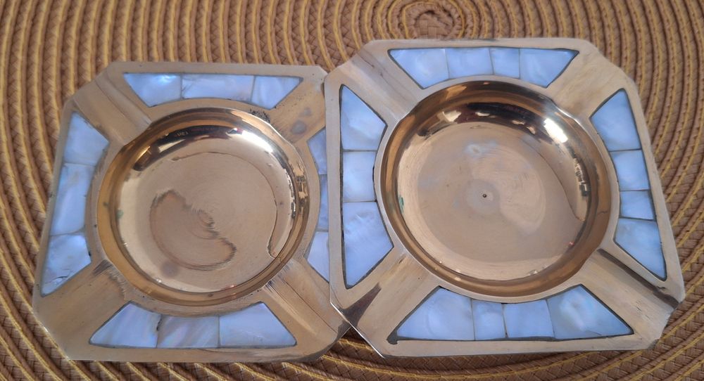 Scrumiera din bronz cu sidef