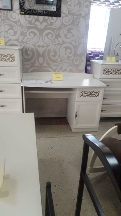 Рабочий школьный стол